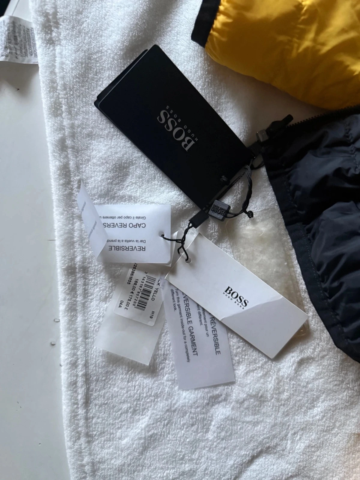 Doudoune réversible Hugo Boss jaune et noir 4 ans Novo com etiqueta – photo 7
